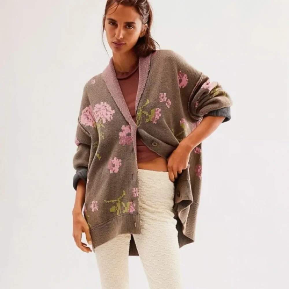 Chamomile Pattern Cardi - Picture 1 of 7